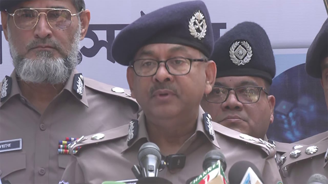 পুলিশের ওপর হামলা বাড়লে ঘরবাড়ি নিজেরাই পাহারা দিতে হবে: ডিএমপি কমিশনার